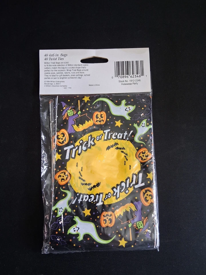 Vintage 90's Wilton Halloween Party Treat Bags with Ties Ghost Pumpkins New - Image 2 of 3
