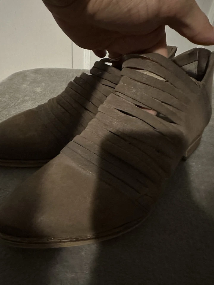 Free People Lost Valley Botines Mujer’s 8m Gris Imitación Gamuza Boho Festival Botas Foto 3 de 4