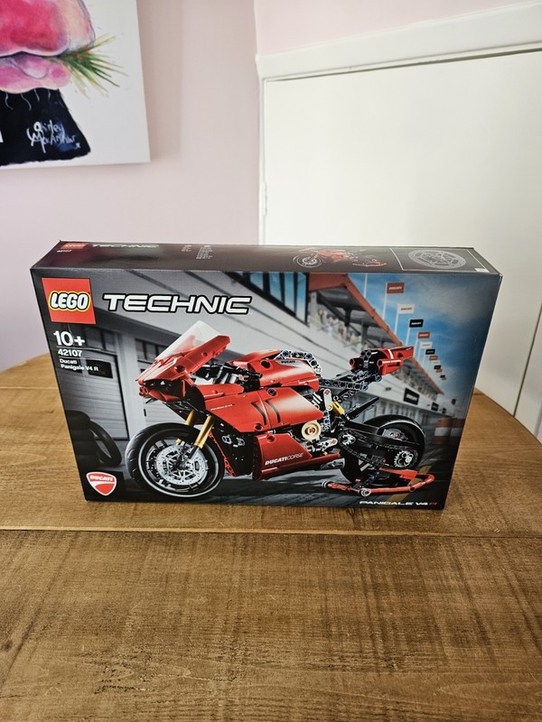 Lego 42107 Technic Ducati Panigale V4 R