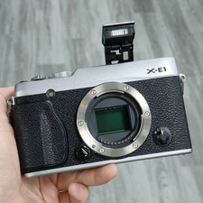 Fujifilm Fuji X Series X-E1 16.3MP Mirrorless Digital Camera (Body Only) 95% New