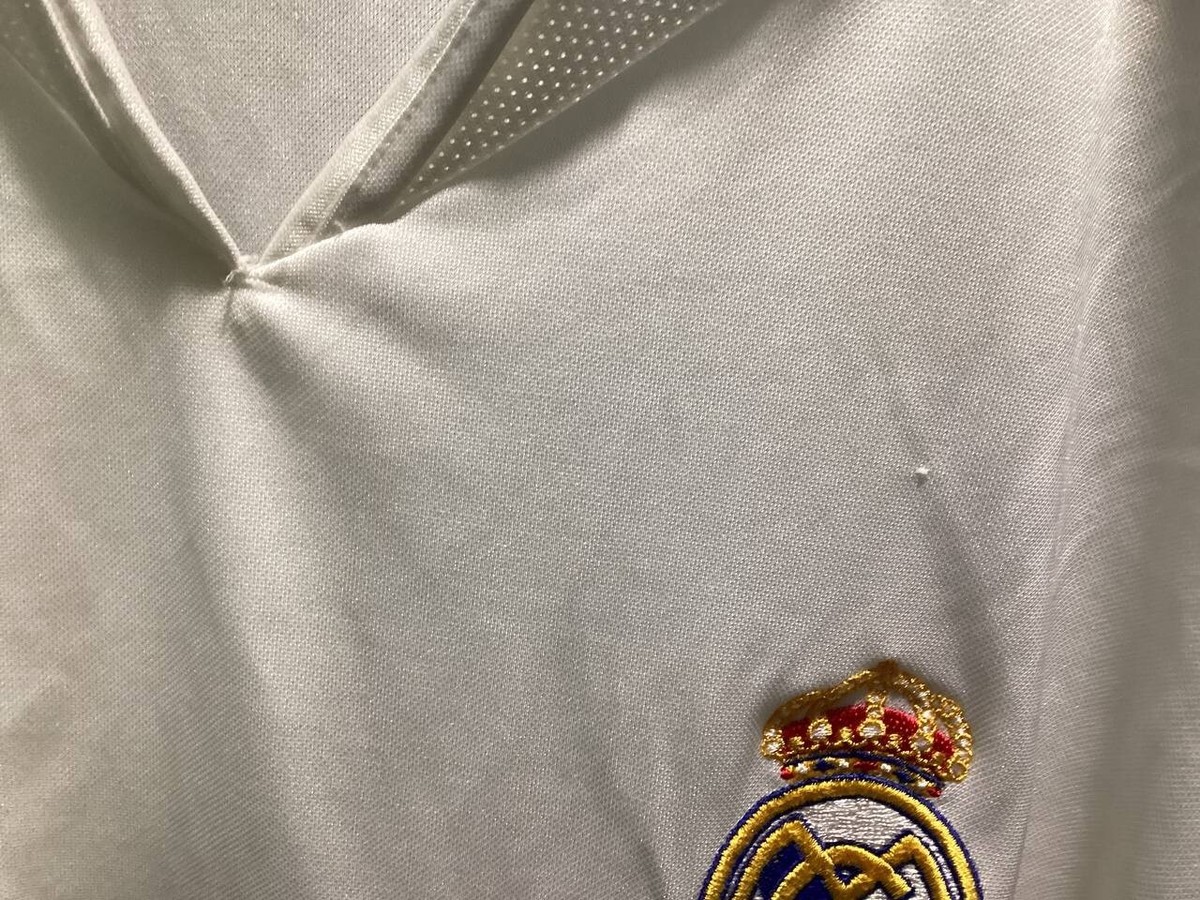 REAL MADRID 2004 2005 HOME FOOTBALL SHIRT SOCCER JERSEY LONG REAL MADRID 2004 2005 HOME FOOTBALL SHIRT SOCCER JERSEY LONG