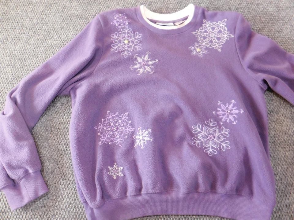 Alfred Dunner Womens Sweater PM Petites Purpe crewneck pullover snowflakes - Image 4 of 4