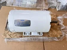 Leeson C143T8WB1C 1/2 HP AC Motor 850 RPM 208-230/460V 3pH TENV 7/8 Shaft J143T