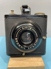 (3) CAMERAS: KODAK SIX-16 BROWNIE SPECIAL+POLAROID MODEL 150+POLAROID TIME-ZERO