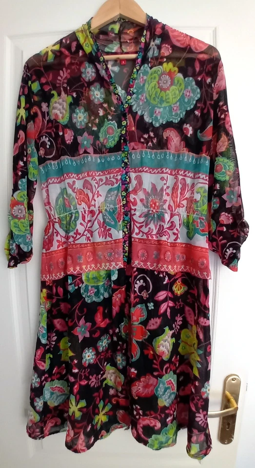 Robe Chacok noire motif floral multicolore Taille 2 - Photo 2/4