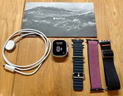 Apple Watch Ultra 2 49mm Titangehäuse mit Ocean Armband Marine
