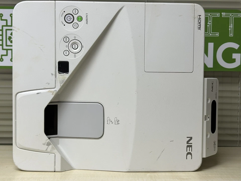 NEC NP-UM280W LCD WXGA HDMI - Faulty For Spare or Repair's No Power - Image 2 of 4