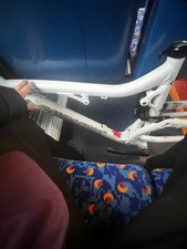 2015 white santa cruz heckler frame few scratches and bit dirty but i can clean