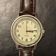 Quartz Analog Wristwatch White Dial Arabic Numerals Brown Leather Strap