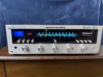 MARANTZ 2220 B  VIntage Receiver very nice Serviced LEDs and sounds great