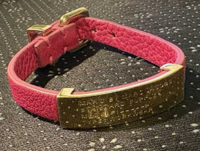 Pulsera de cuero rosa oscuro tono dorado Marc by Marc Jacobs Standard Supply 6-7" Foto 4 de 4
