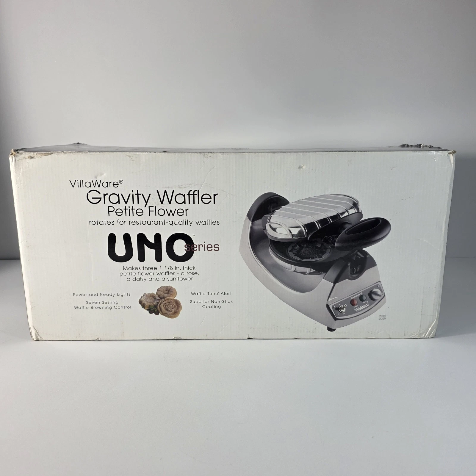 VillaWare UNO 2009 Gravity Rotating Belgian Waffler Waffle Maker Petite Flowers