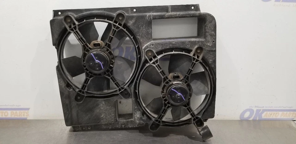 91 CHEVY CORVETTE C4 RADIATOR FAN ASSEMBLY Foto 2 de 4