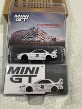 Peterson Museum Exclusive Diecast Social Mini GT LBWK Nissan Skyline GT-R (R32)