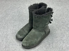 UGG boots Womens 8 Black Lamb Skin Suede Lace 1002954