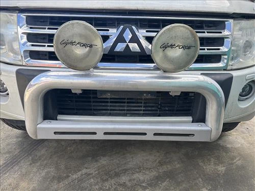 Pajero nudge online bar for sale
