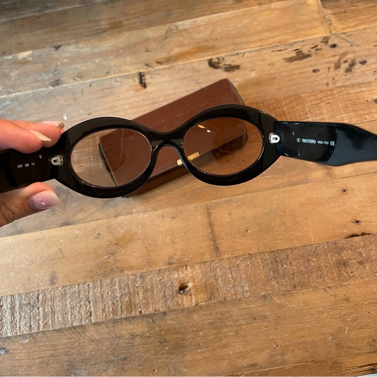 Lightly Used Valentino Brown Tortoise Sunglasses RARE Valentino Vintage Y2K Tortoiseshell Sunglasses in Brown  main image 3