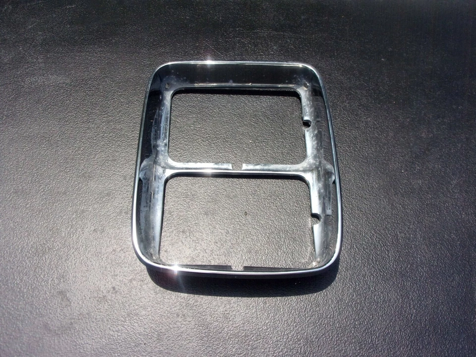 1978 - 1979 Cordoba Chrysler 300 RH Front Headlight Bezel Mopar 78 79 PN 4016120 Foto 2 de 4
