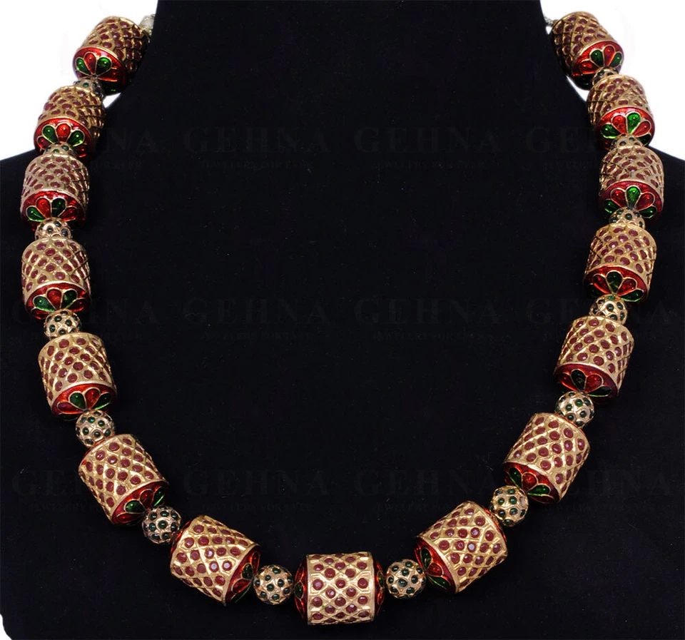 Collar de bola y tambor Jadau con tachuelas de piedra rubí y esmeralda LN011071 Foto 2 de 2