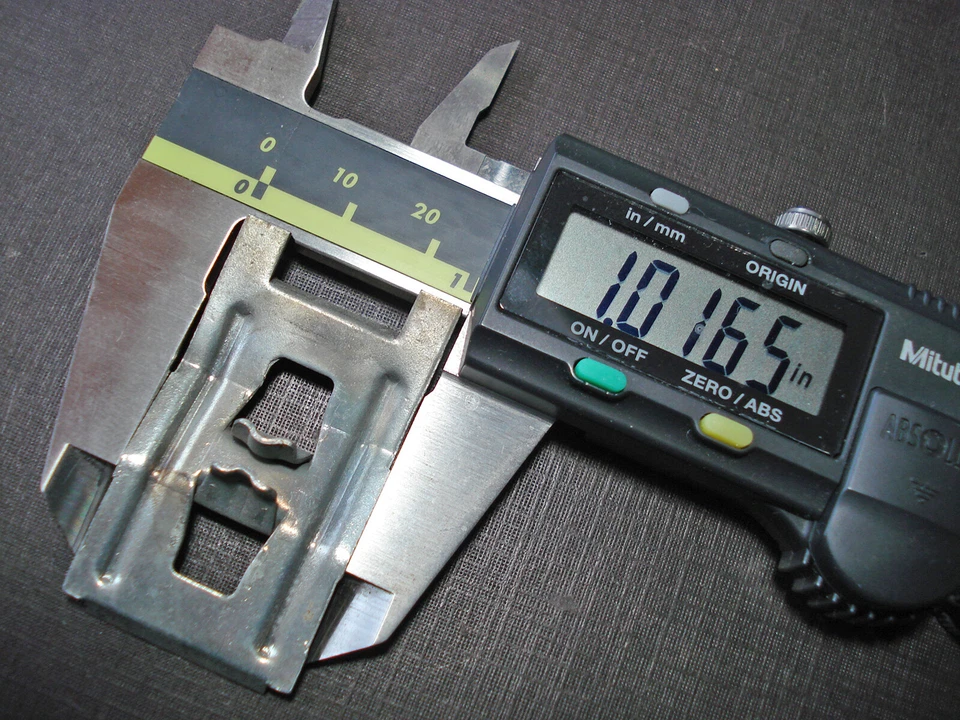 Clip de moldura de panel basculante NORS de 1 pieza se adapta a 1958 Edsel Corsair & Citation Foto 4 de 4