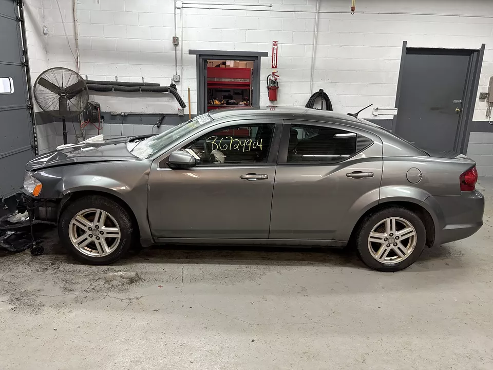 Used Front Left Door Window Regulator Front fits: 2013 Dodge Avenger electric Fr Foto 4 de 4