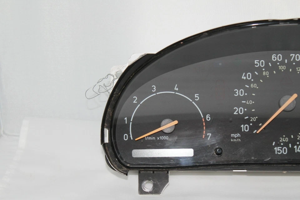 Спидометр приборная панель приборная панель 00 01 Saab 9-3 9-5 с 93 517 миль - Изображение 4 из 4