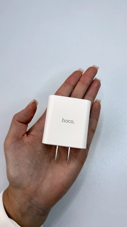 Cargador de pared rápido Hoco C126 PD 40W 3 puertos USB-C USB-A QC3.0 para iPhone Samsung Foto 3 de 4