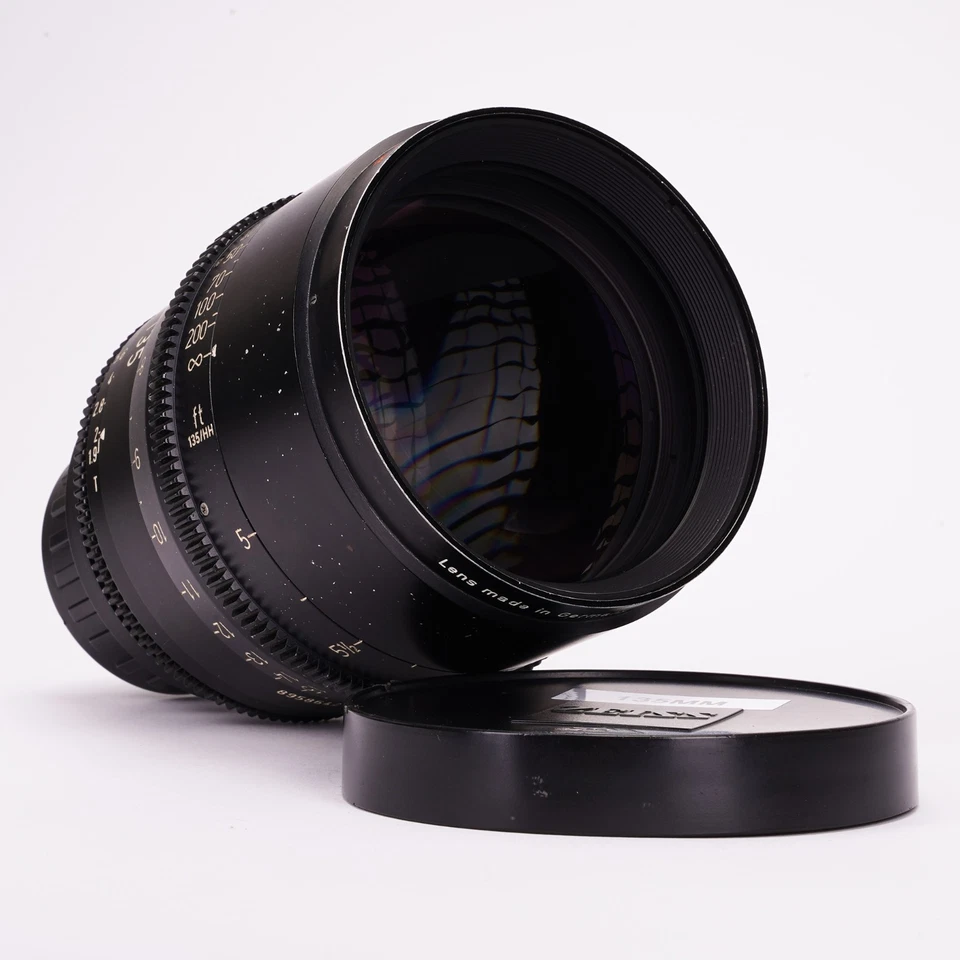 Lente Arri Zeiss Ultra Prime 135 mm T1.9 con montaje PL y pies (envío gratuito) Foto 3 de 4