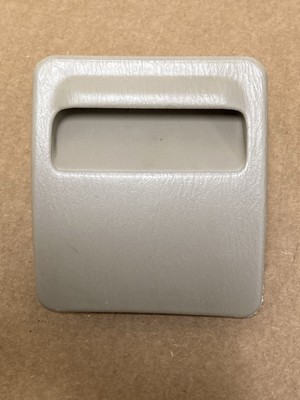 98 - 02 Subaru Dash Cubby Fuse Box Cover Lid 66075FC010GA Beige Forester Impreza
