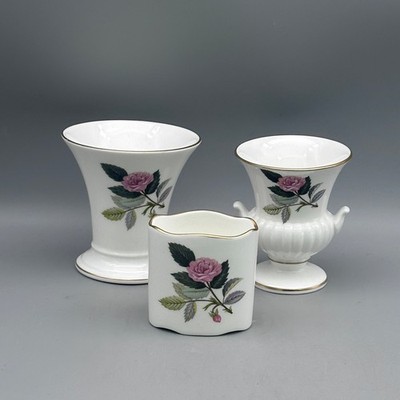 Vintage Wedgwood ''Hathaway Rose'' Bone China drei kleine Posy Vasen