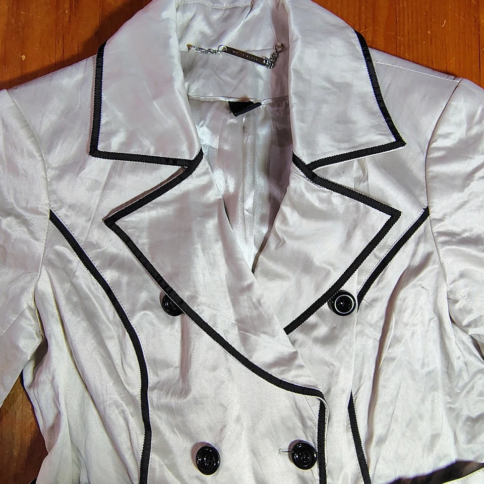 Gabardina Casa Blanca Mercado Negro Doble Pecho Cinturón Blanco Negro Borde Med Foto 3 de 4