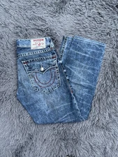 True Religion 33x30 White Stitching Blue Jeans (32x30)