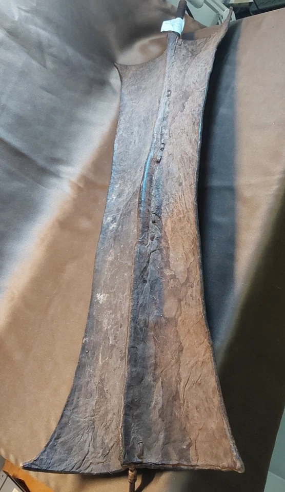 ANTIGUO POKOT AFRICANO BATTLE SHEILD-40" ALTO Y 13" ANCHO Foto 4 de 4