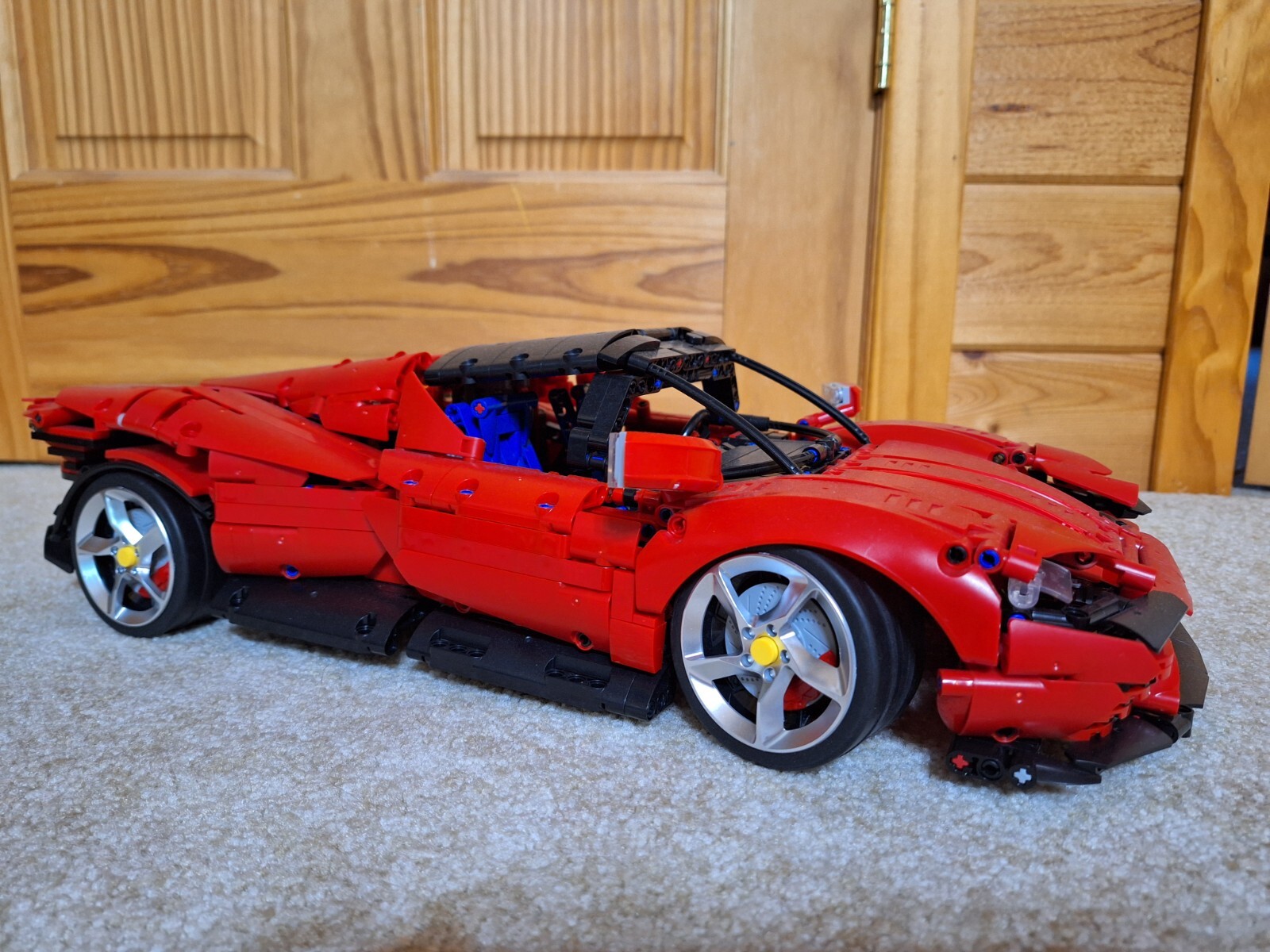 Nifeliz Ferrari Daytona Sp3 "lego" set