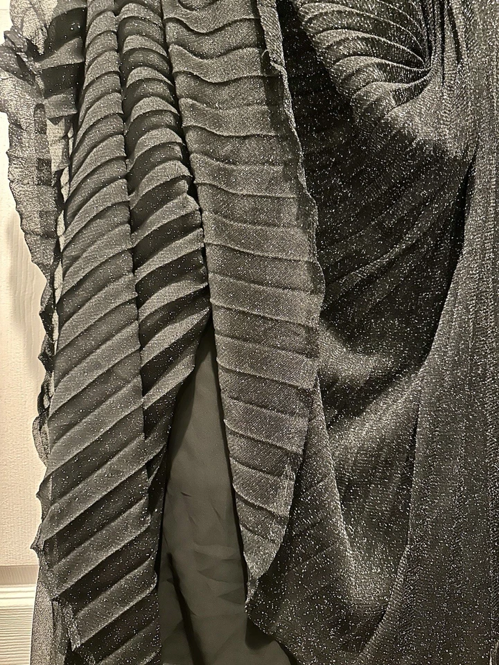 Женская плиссированная блестящая юбка Weekend Max Mara (M, черная) - Изображение 3 из 4