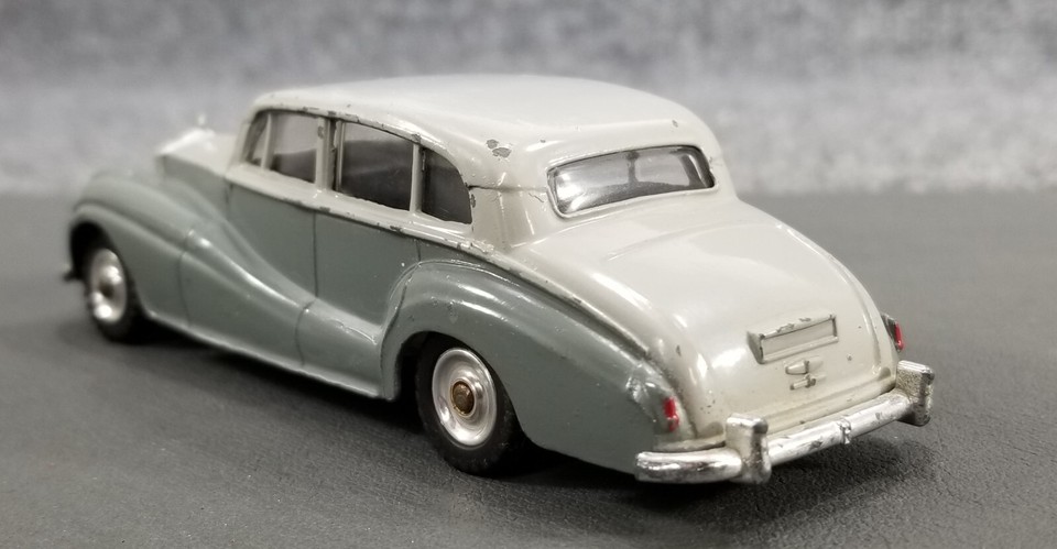 Voiture Ancienne Dinky Toys N°150 Rolls-Royce Silver Wraith - Échelle 1:43 - Meccano England - Occasion