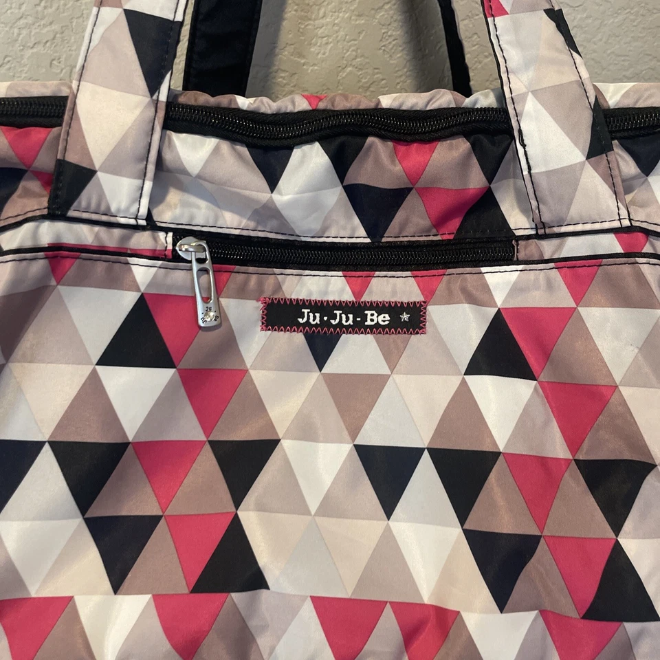 Дорожная спортивная сумка Ju-Ju-Be Starlet спортивная сумка розовые черные треугольники геометрический узор - Изображение 2 из 4