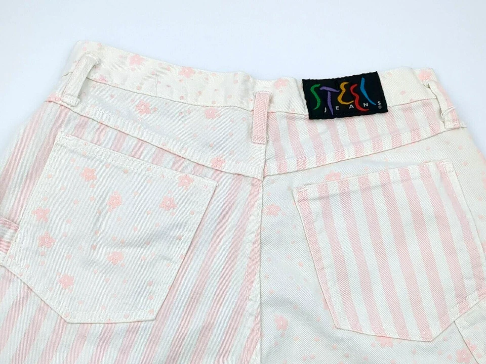 Pantalones cortos vaqueros vintage de acero de los 90 de tiro alto para mujer talla 8 hechos en EE. UU. florales Foto 2 de 4