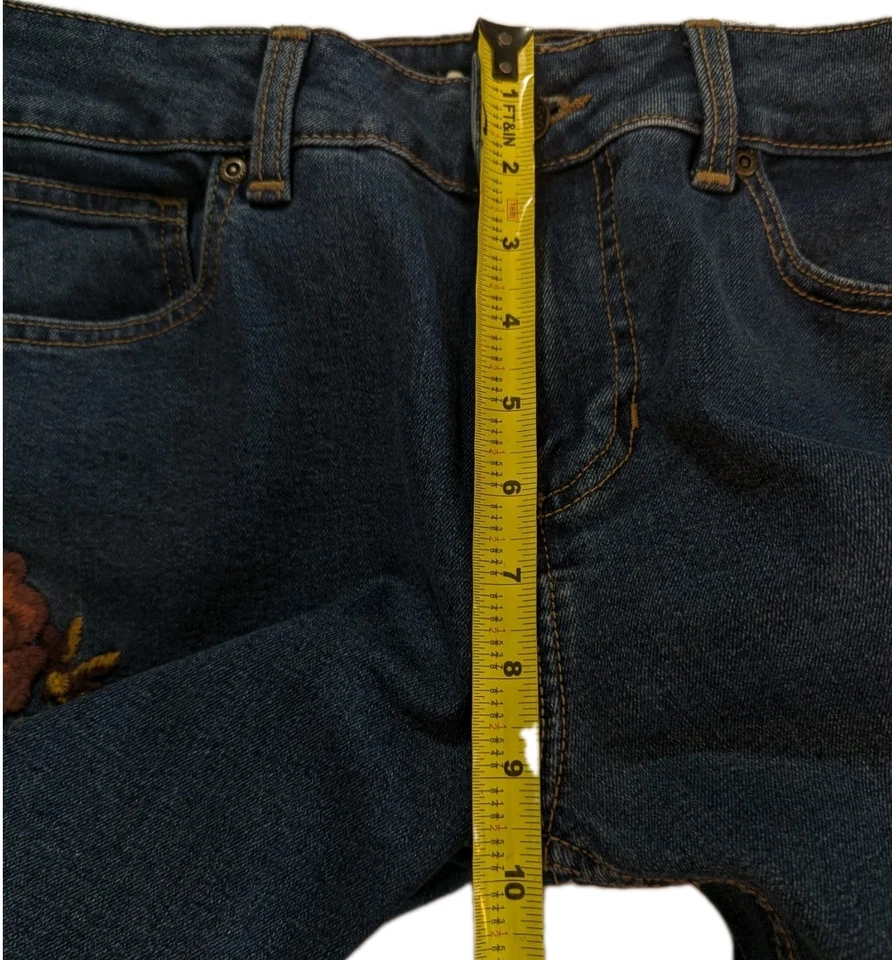 Pantalones de mezclilla Dittos para mujer talla 8 bordados florales Foto 4 de 4