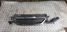 PEUGEOT 2008 MK1 13-20 FRONT BUMPER UPPER GRILLE 9678490677