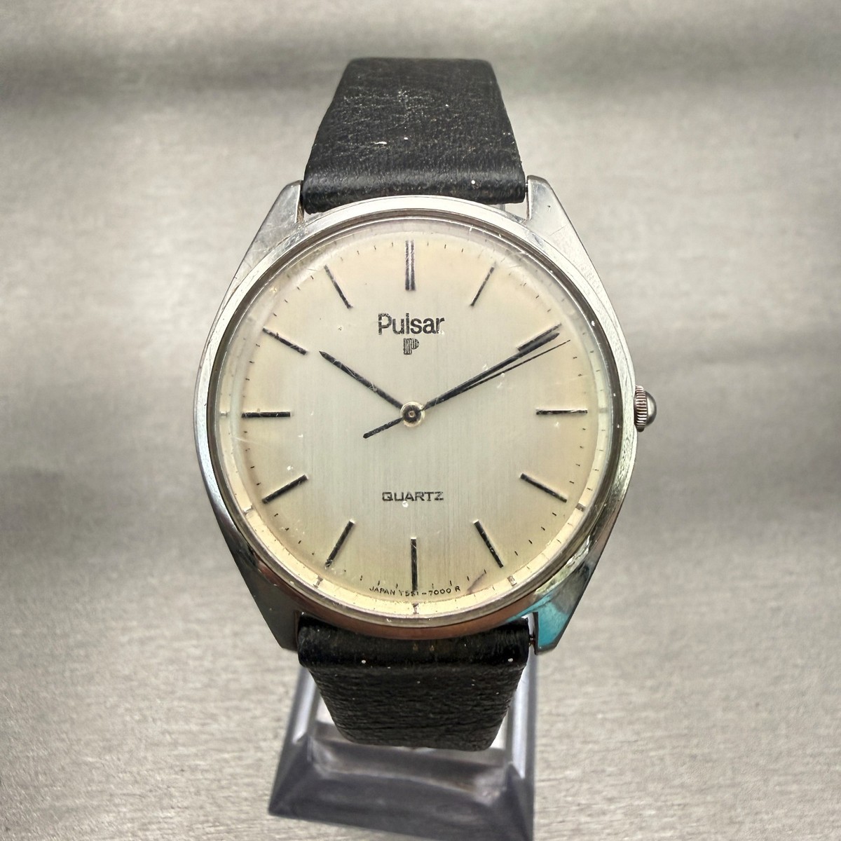Seiko Pulsar Watch Men 34mm Silver Dial Silver Tone Round Y551 