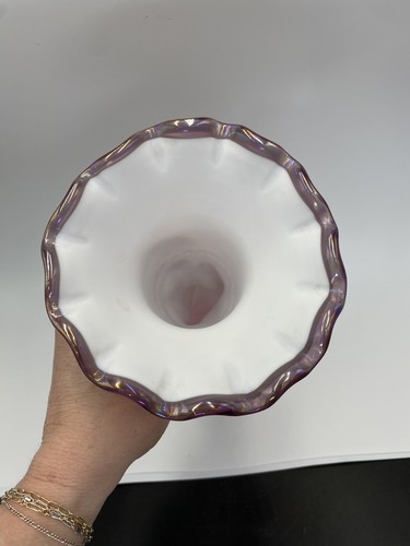 FENTON PINK IRIDESCENT WITH PLUM CREST HAND HOLDING BASE ~GORGEOUS~ - Picture 7 of 8