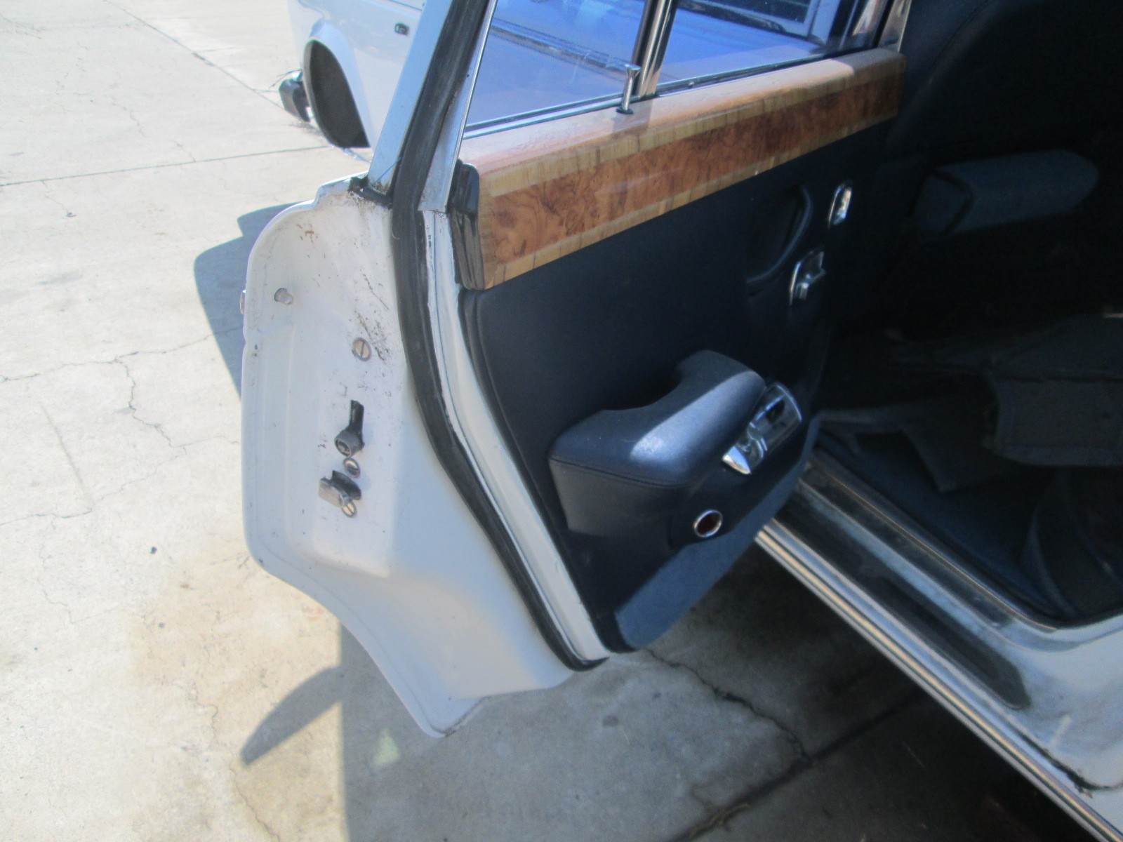 Rolls Royce Silver Shadow II 1980 - LH Rear Door Shell 