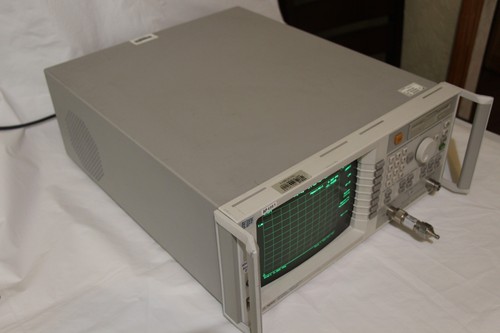 Agilent 8712ET 300Khz - 1300Mhz RF Network Analyzer - Picture 4 of 12