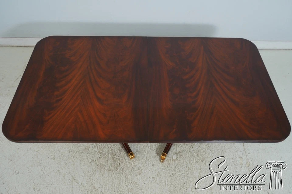 L70157: Mesa de comedor con figura de caoba Duncan Phyfe MAITLAND SMITH Foto 3 de 4