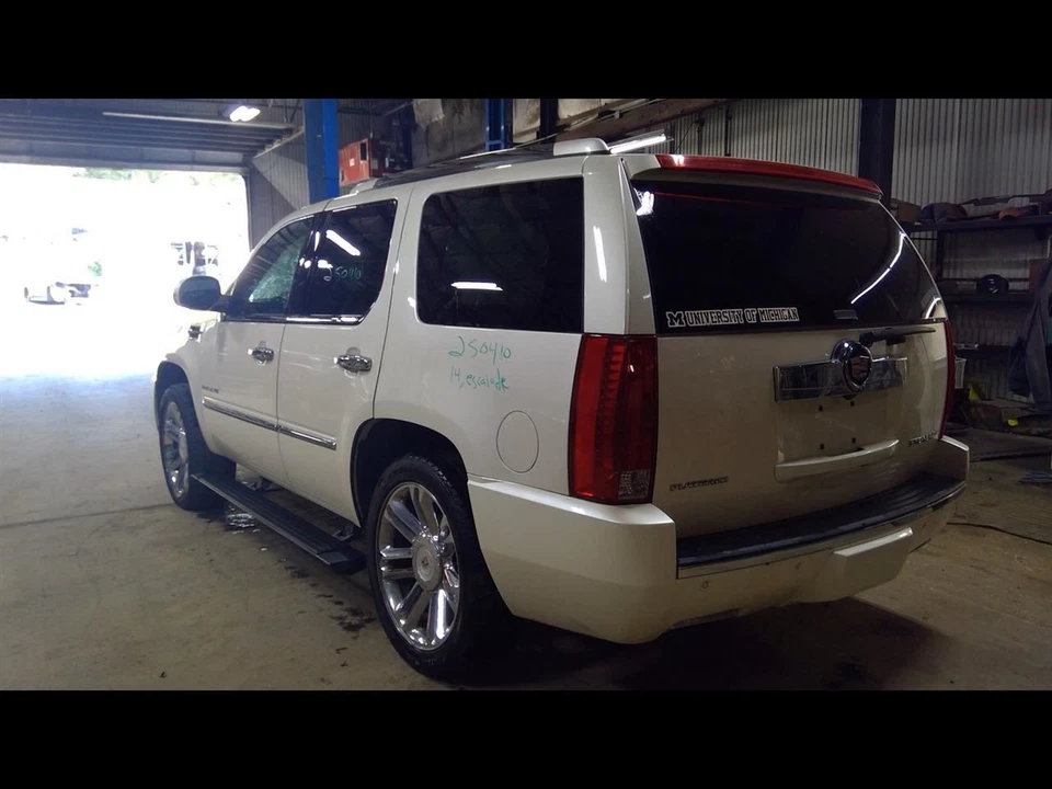 Blower Motor Front Fits 03-14 ESCALADE 1676380 - Image 3 of 4