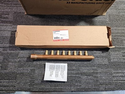 Sioux Chief  PowerPEX Manifold 1'' CPVC with 8 Port 1/2'' F1960 Branches 672WG08C0