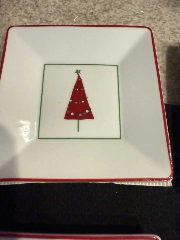 Set of 4 CRATE & BARREL Red Green Holiday Christmas Tree Appetizer Plates - Image 4 of 4