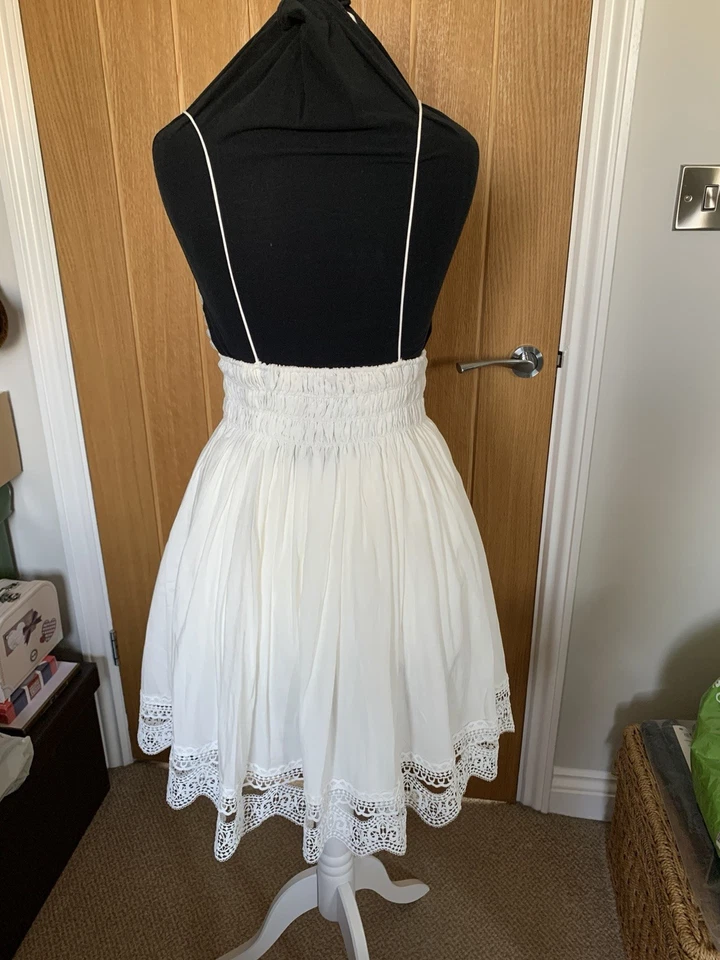 White Spaghetti Strap Knee Length Summer Dress Size 8-10 New - Image 3 of 4