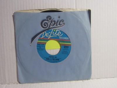 Kool & The Gang   Get Down On It / Steppin' Out - 1981 - DISCO